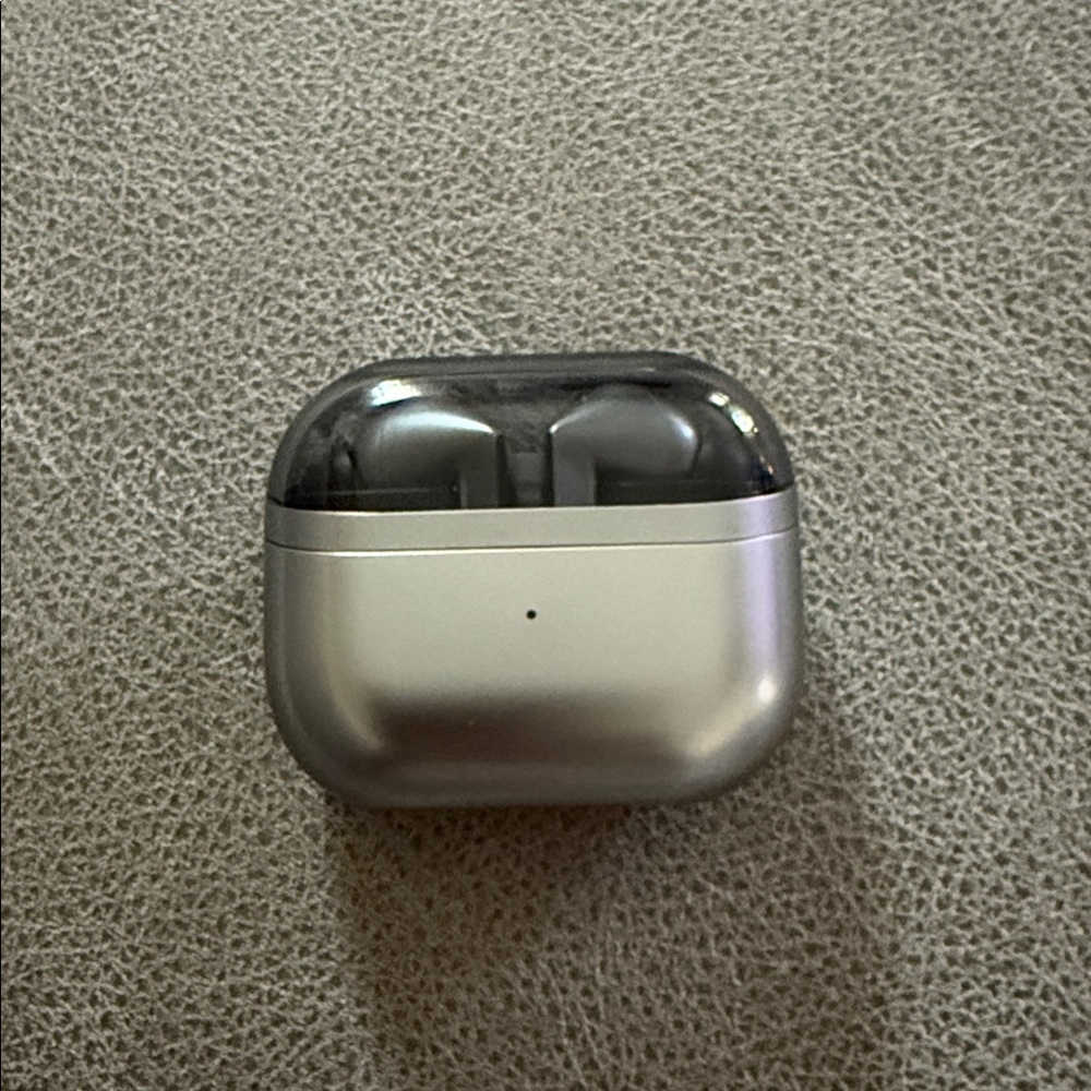Samsung Galaxy Silver Wireless Earbuds